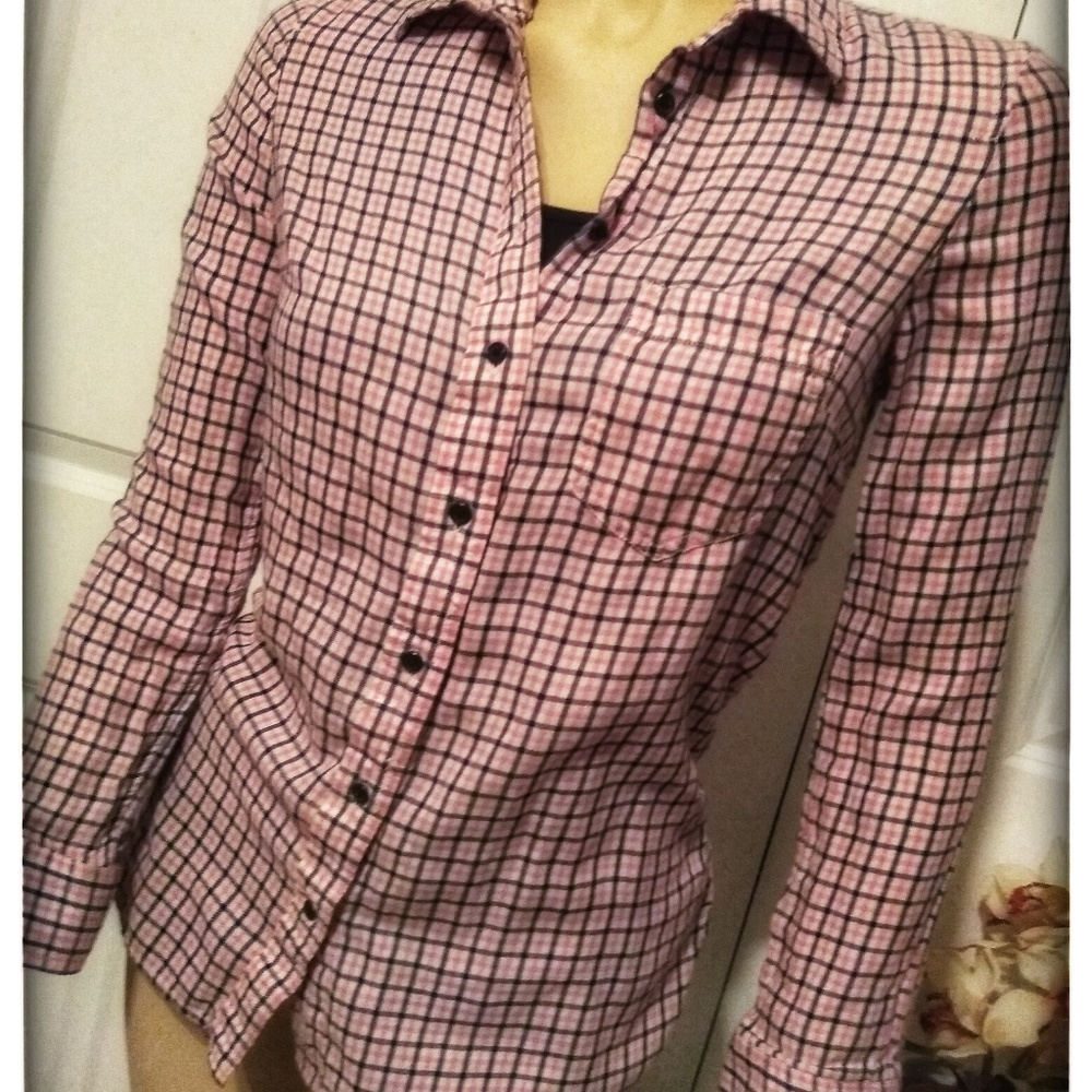 Gap The Fitted Boyfriend button up, size small
